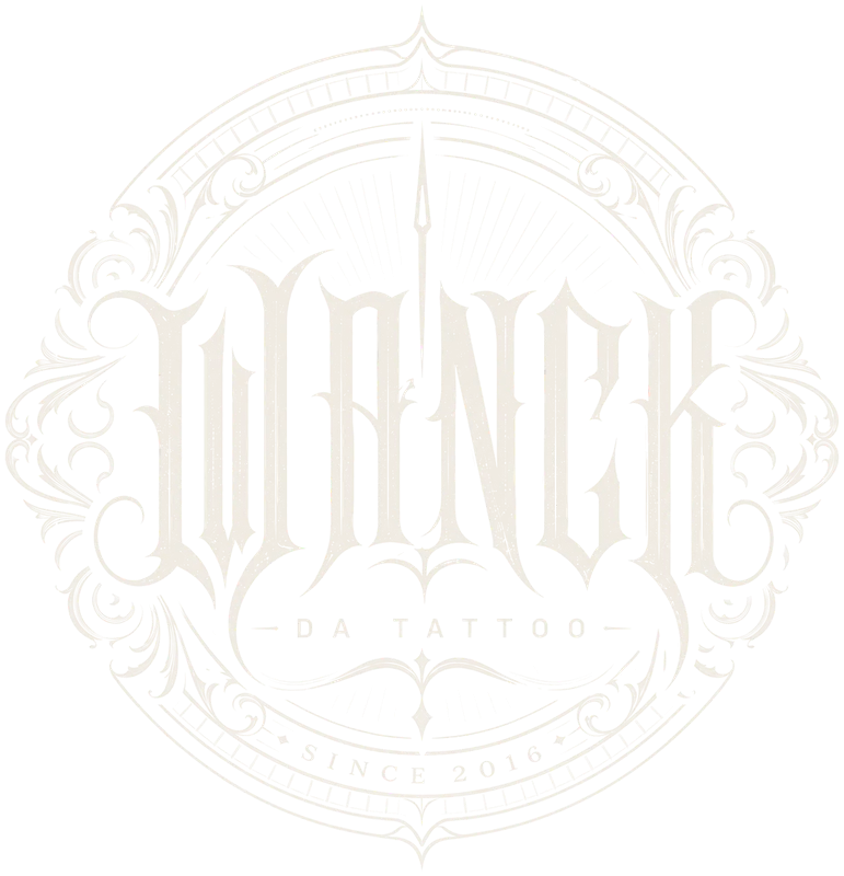 Emblema Wanck da Tattoo: lettering com a agulha no centro, filigranas e since 2016